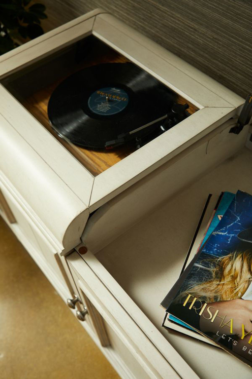 Picture of NASHVILLE RECORD PLAYER CONSOLE