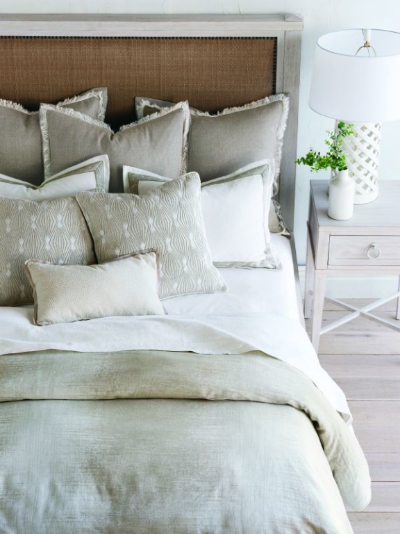 Picture of PALLISADES CHENILLE DECORATIVE PILLOW