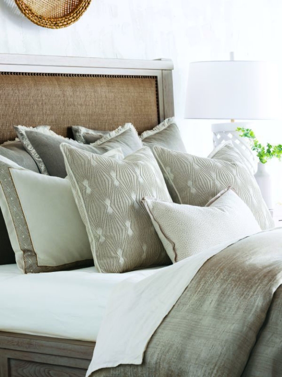 Picture of PALLISADES CHENILLE DECORATIVE PILLOW