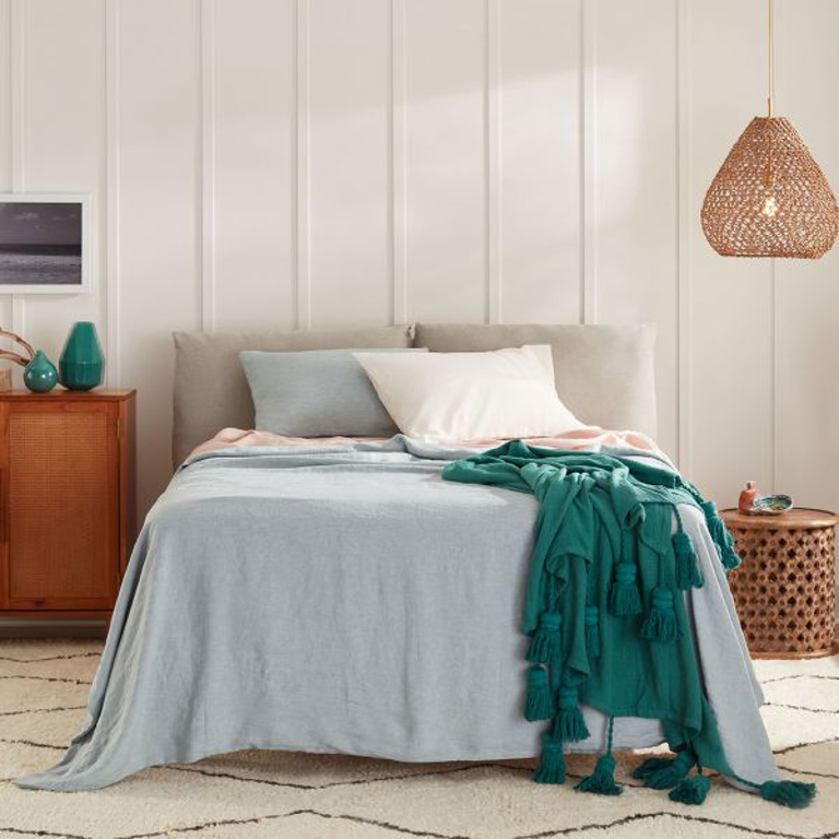Picture of HARMONY EMERALD BAY MEDIUM PILLOW TOP QUEEN MATTRESS