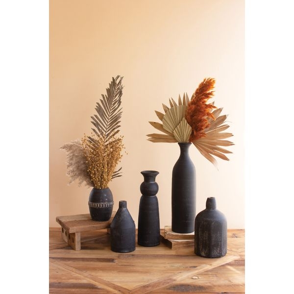 Picture of MODERN BLACK CLAY VASE SET