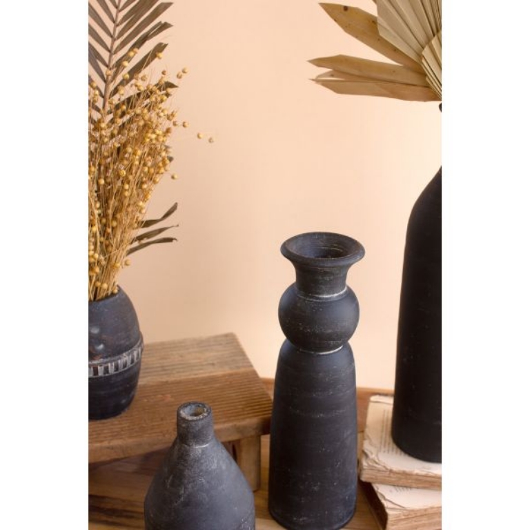 Picture of MODERN BLACK CLAY VASE SET