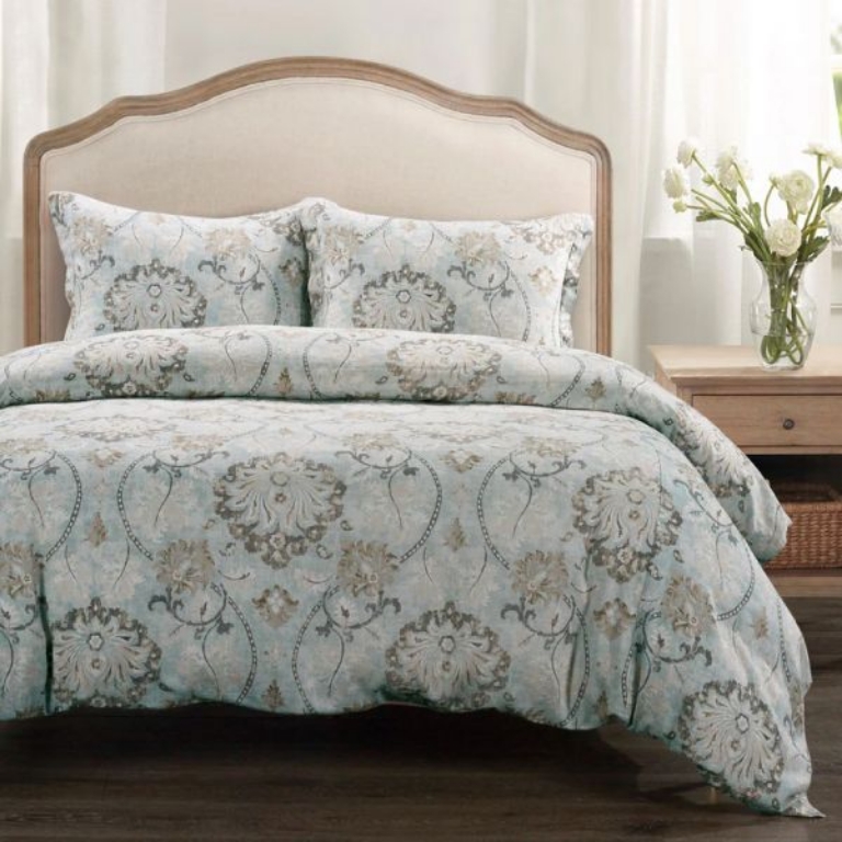 Picture of DALIA LIGHT BLUE KING BEDDING SET