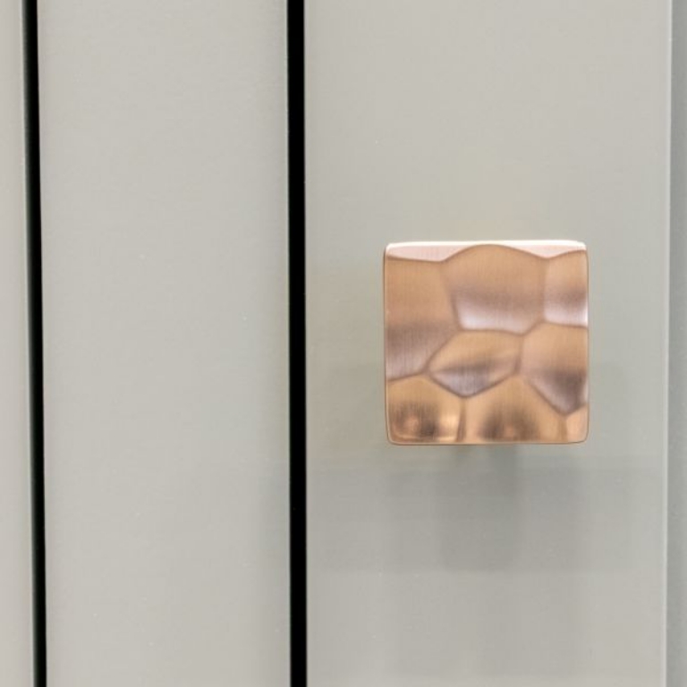 Picture of LYNNWOOD SIDEBOARD